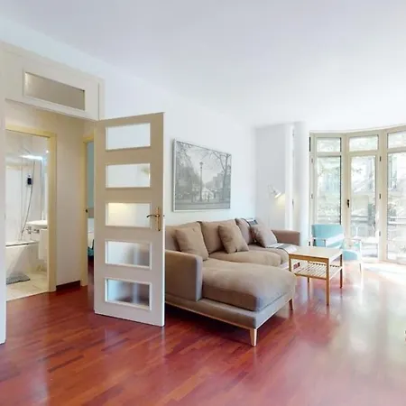 Modern And Bright Three-bedroom In Eixample * Barcelona