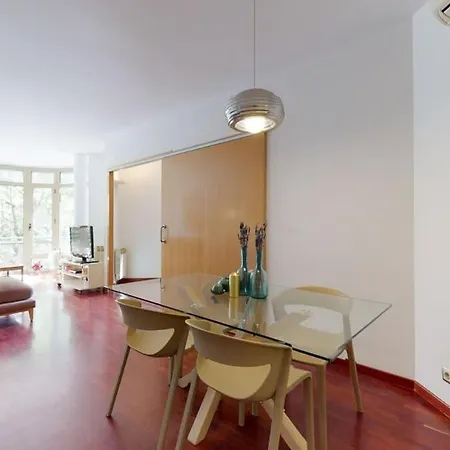 Apartment Modern And Bright Three-bedroom In Eixample Barcelona