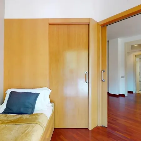 Apartment Modern And Bright Three-bedroom In Eixample Barcelona
