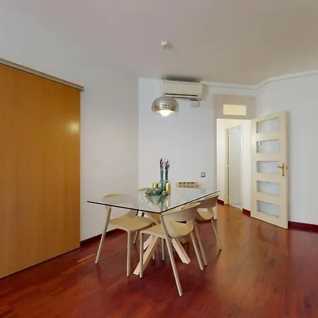 Modern And Bright Three-bedroom In Eixample * Barcelona