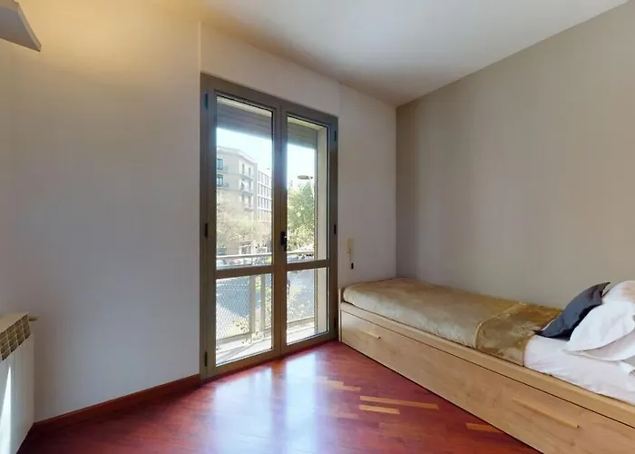 The Collection - Modern And Bright Three-bedroom In Eixample Barcelona