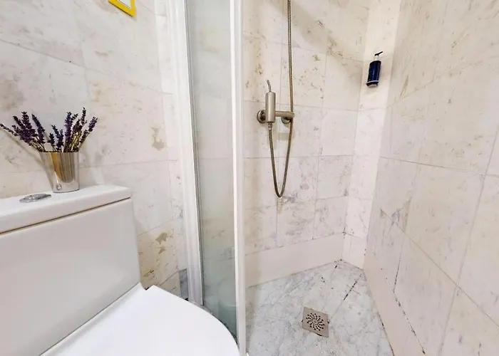 The Collection - Modern And Bright Three-bedroom In Eixample Barcelona