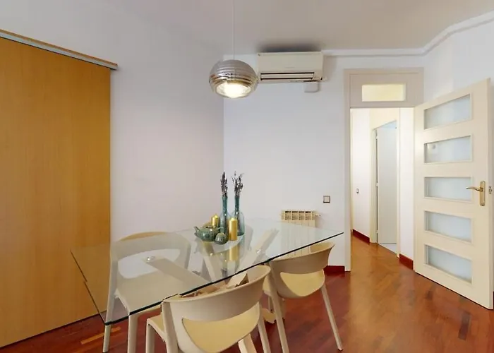 The Collection - Modern And Bright Three-bedroom In Eixample *