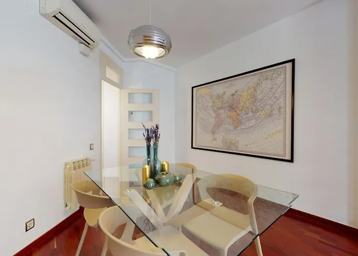 The Collection - Modern And Bright Three-bedroom In Eixample *