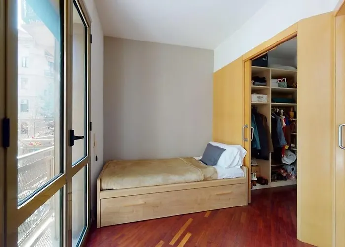 The Collection - Modern And Bright Three-bedroom In Eixample Barcelona